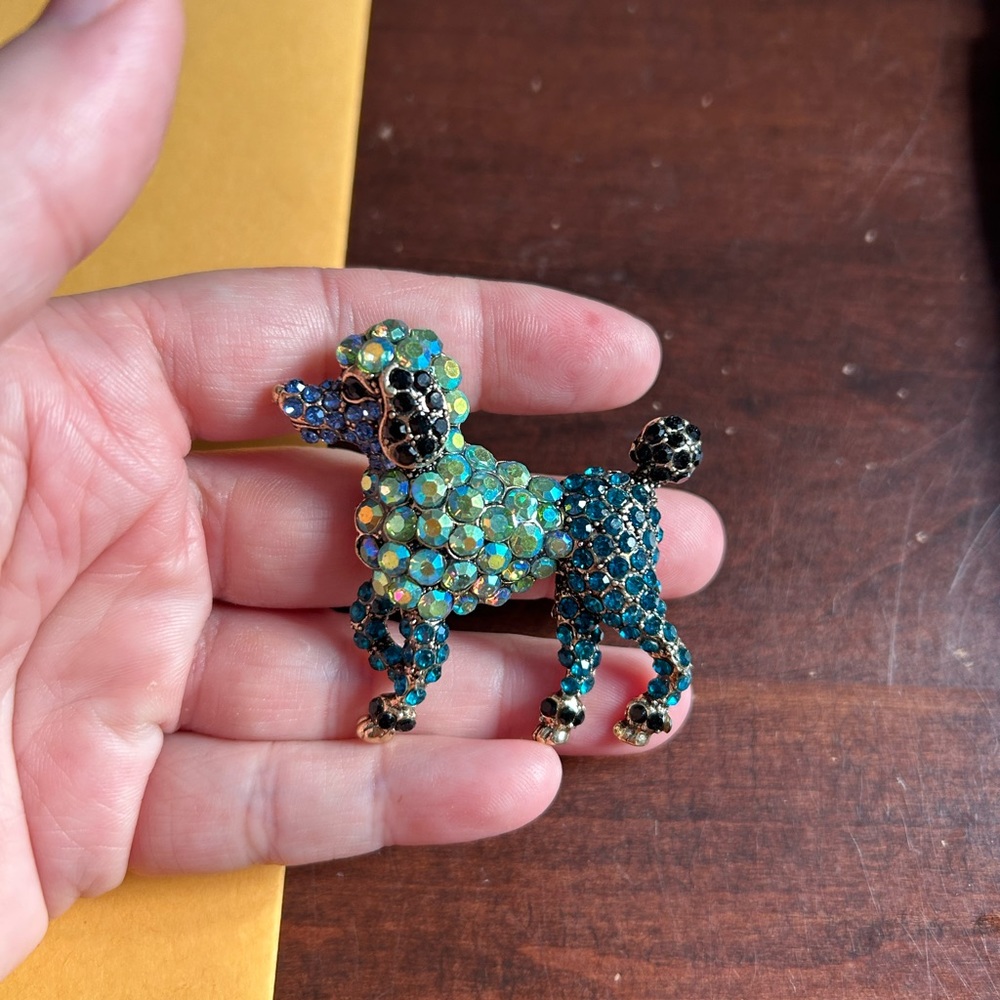 RHINESTONE poodle dog green glass brooch 50mm